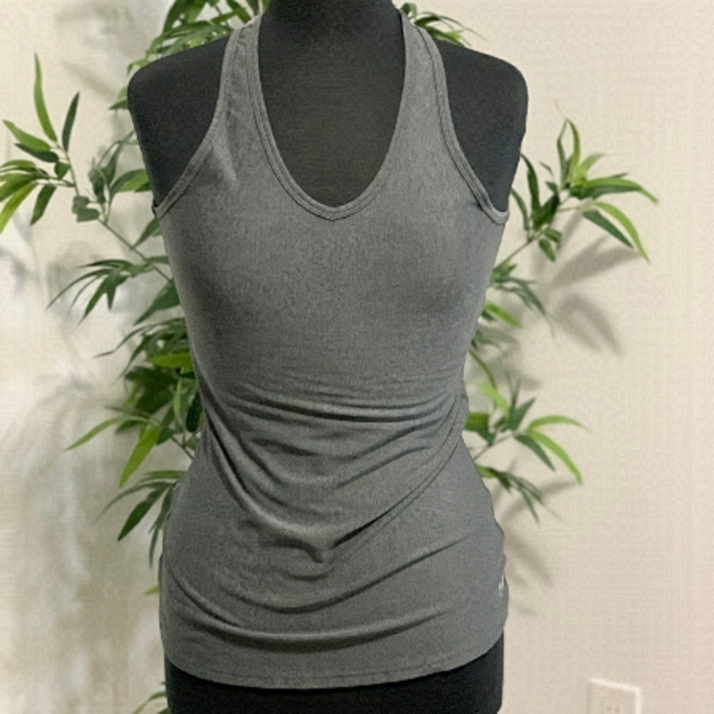 UNDER ARMOUR HEATGEAR FITTED SPORTS TANK TOP GREY |  V NECK RACERBACK